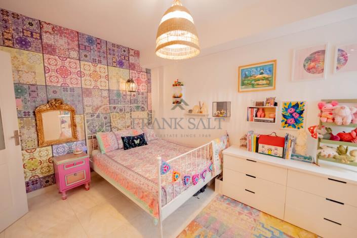 Image No.19-5 Bed Apartment for sale