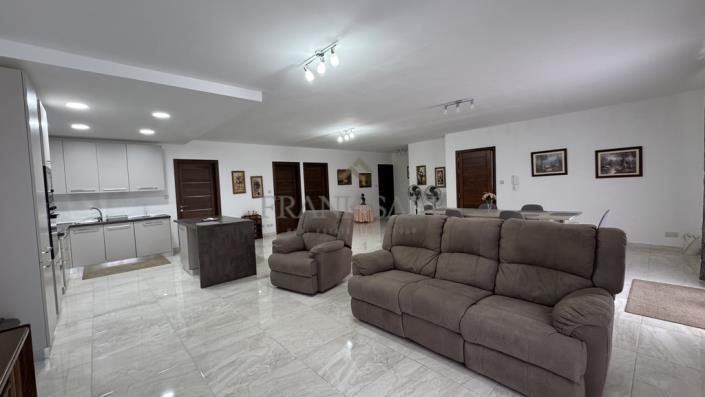 Image No.4-3 Bed Apartment for sale