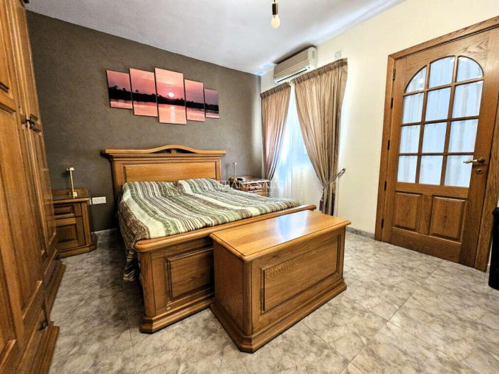 Image No.15-3 Bed Maisonette for sale