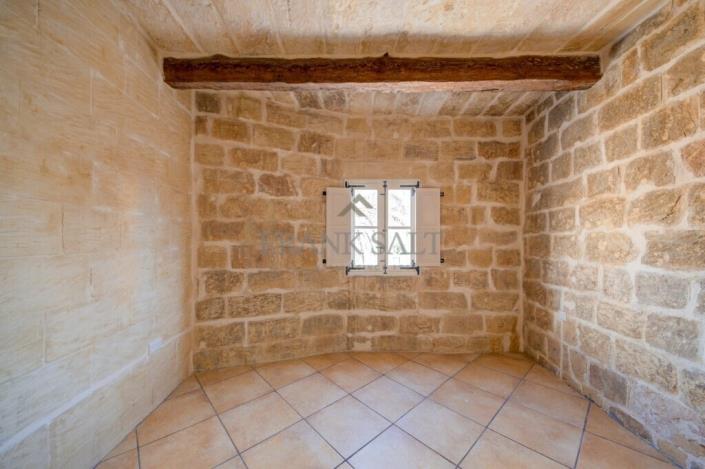 Image No.8-3 Bed Townhouse for sale