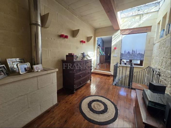 Image No.3-2 Bed Townhouse for sale