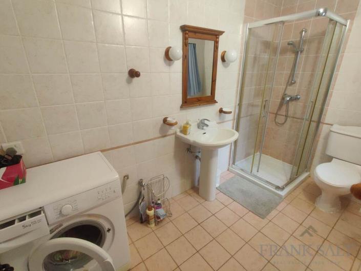 Image No.15-2 Bed Townhouse for sale