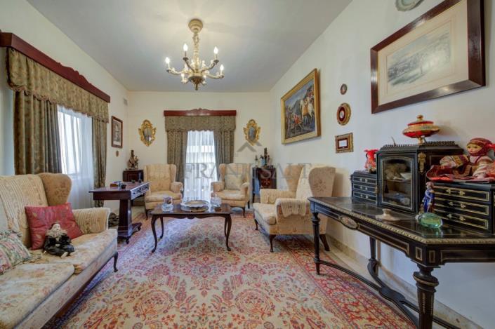 Image No.18-3 Bed Apartment for sale