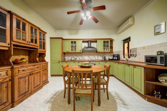 Image No.8-3 Bed Apartment for sale