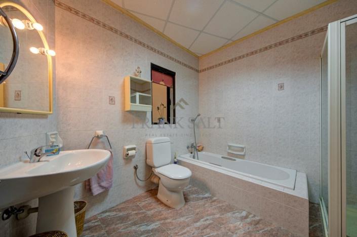 Image No.11-3 Bed Apartment for sale