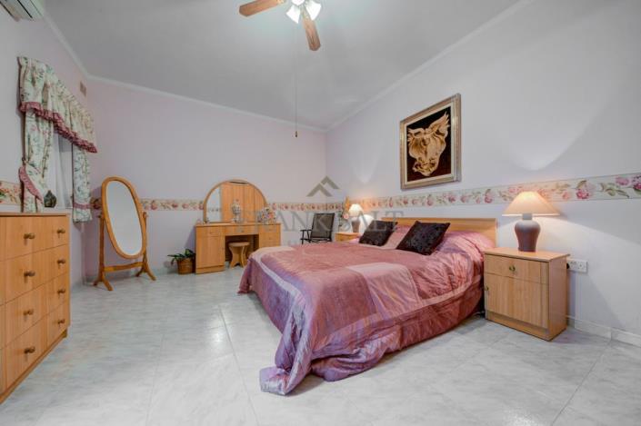 Image No.19-3 Bed Apartment for sale