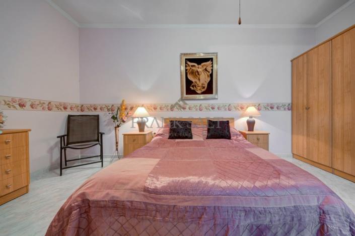 Image No.21-3 Bed Apartment for sale