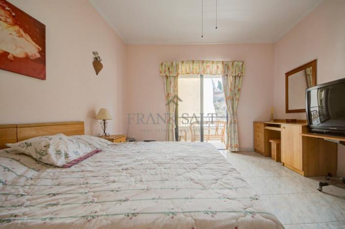 Image No.26-3 Bed Apartment for sale