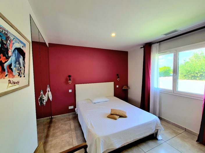 Image No.15-3 Bed Property for sale