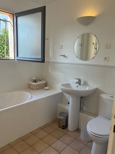 Image No.16-4 Bed Property for sale