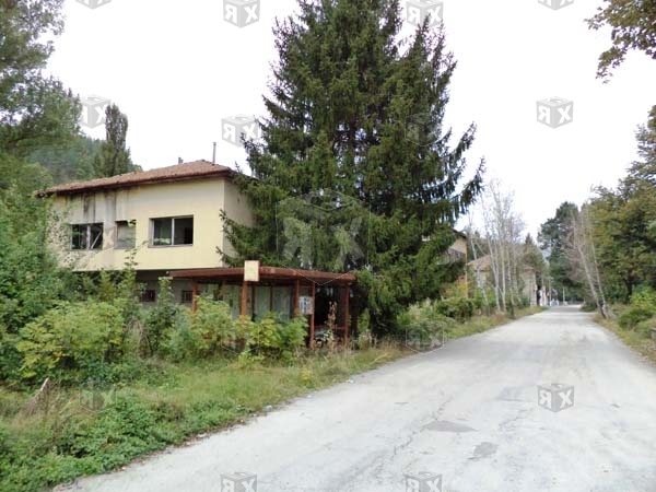 Image No.40-13 Bed Commercial for sale