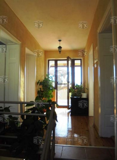 Image No.5-9 Bed House for sale