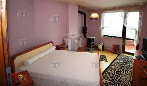 Image No.8-3 Bed House for sale