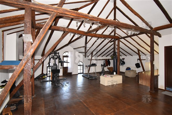 Image No.10-5 Bed House for sale