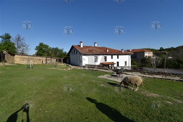 Image No.2-5 Bed House for sale