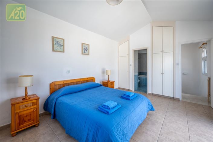 Image No.17-2 Bed Villa for sale