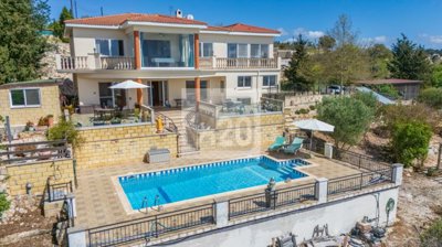 Detached Villa For Sale  in  Ineia