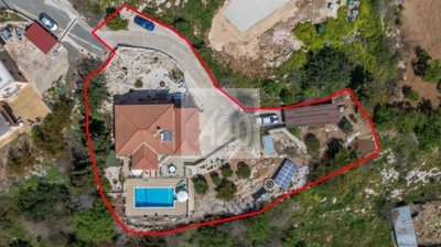 Detached Villa For Sale  in  Ineia