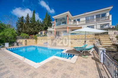 Detached Villa For Sale  in  Ineia