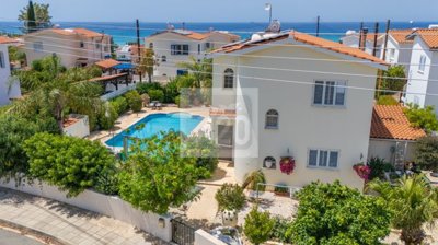 Detached Villa For Sale  in  Argaka