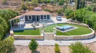 Bungalow For Sale  in  Lasa