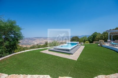 Bungalow For Sale  in  Lasa