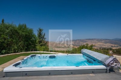 Bungalow For Sale  in  Lasa