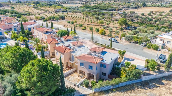 Image No.24-3 Bed Townhouse for sale