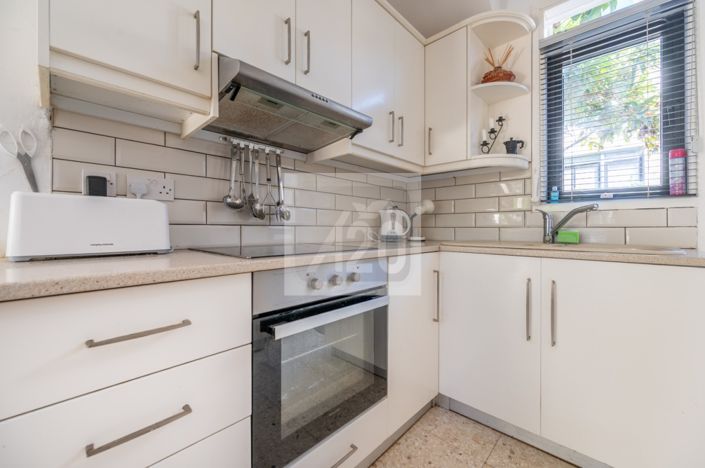 Image No.12-1 Bed Townhouse for sale