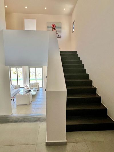 Image No.15-6 Bed Villa for sale