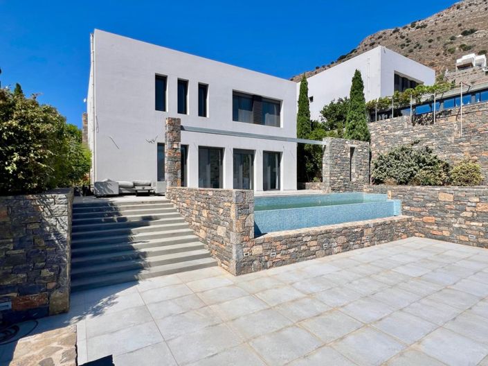 Image No.2-6 Bed Villa for sale