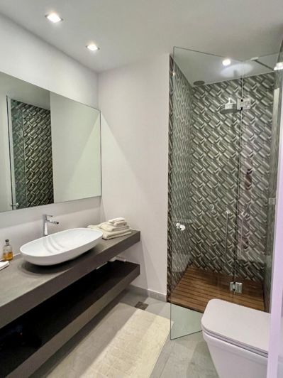 Image No.28-6 Bed Villa for sale