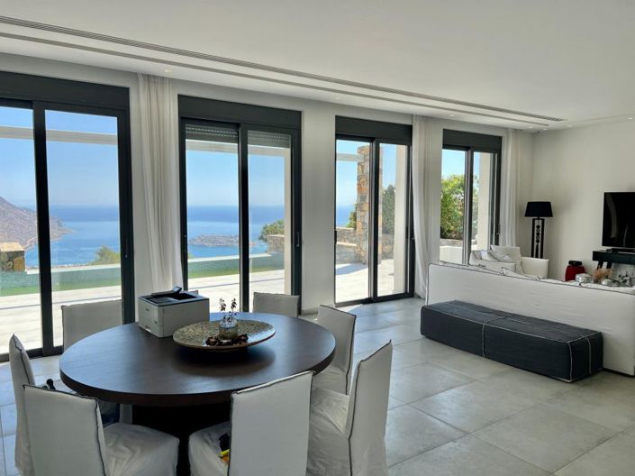 Image No.8-6 Bed Villa for sale