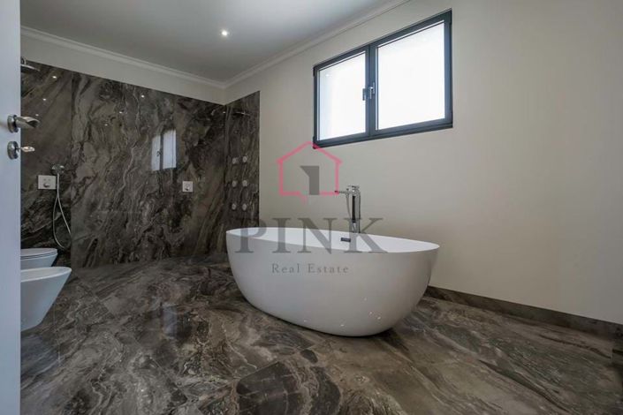 Image No.25-3 Bed Villa for sale