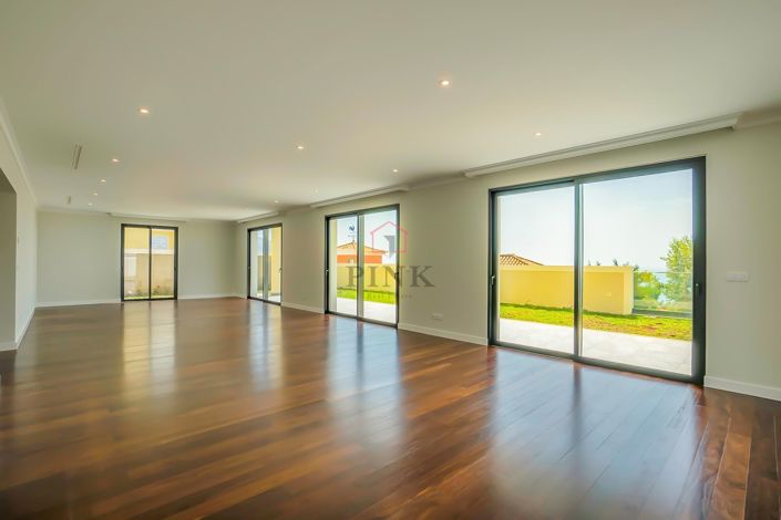 Image No.6-3 Bed Villa for sale