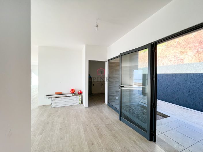 Image No.12-3 Bed Villa for sale