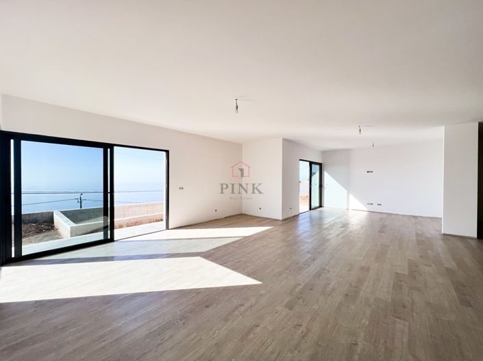 Image No.9-3 Bed Villa for sale