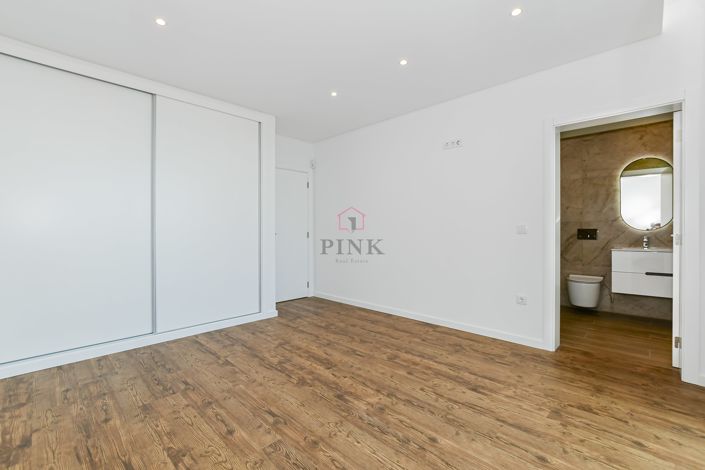 Image No.17-3 Bed Villa for sale