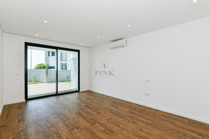 Image No.20-3 Bed Villa for sale