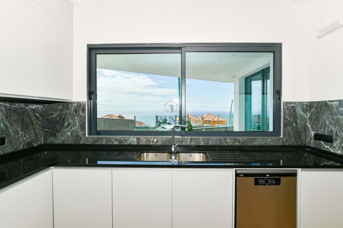 Image No.6-3 Bed Villa for sale