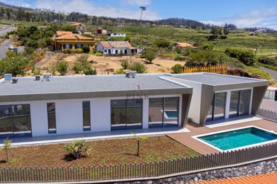 1862-490130-20eb4152a9fbcfd5b78c9c0612bb54ff9