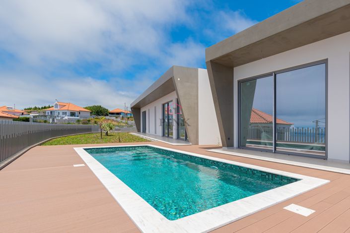 Image No.17-3 Bed Villa for sale