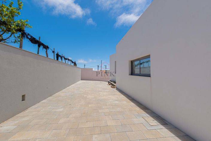 Image No.22-3 Bed Villa for sale