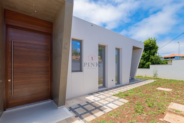 Image No.19-3 Bed Villa for sale