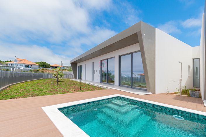 Image No.3-3 Bed Villa for sale