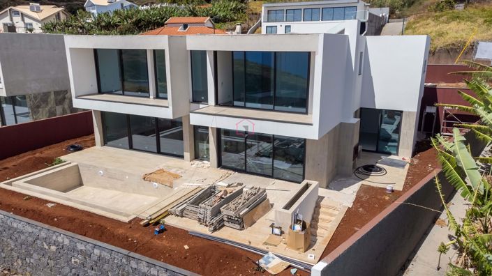 Image No.3-3 Bed Villa for sale