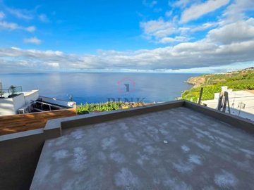 1862-523339-20eb4152a9fbcfd5b78c9c0612bb54ff9