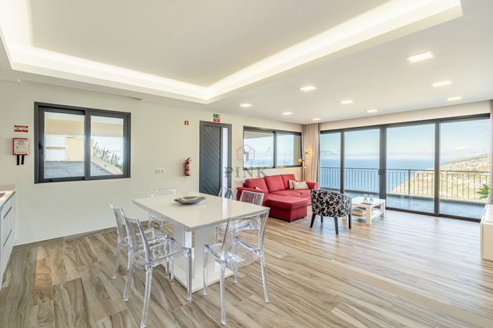 Image No.12-3 Bed Villa for sale