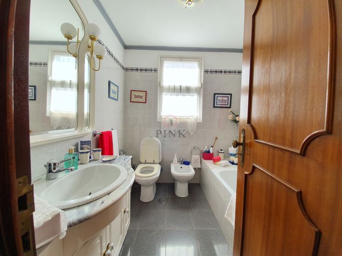 Image No.6-5 Bed Villa for sale