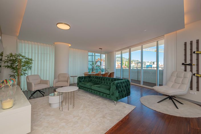 Image No.2-4 Bed Apartment for sale